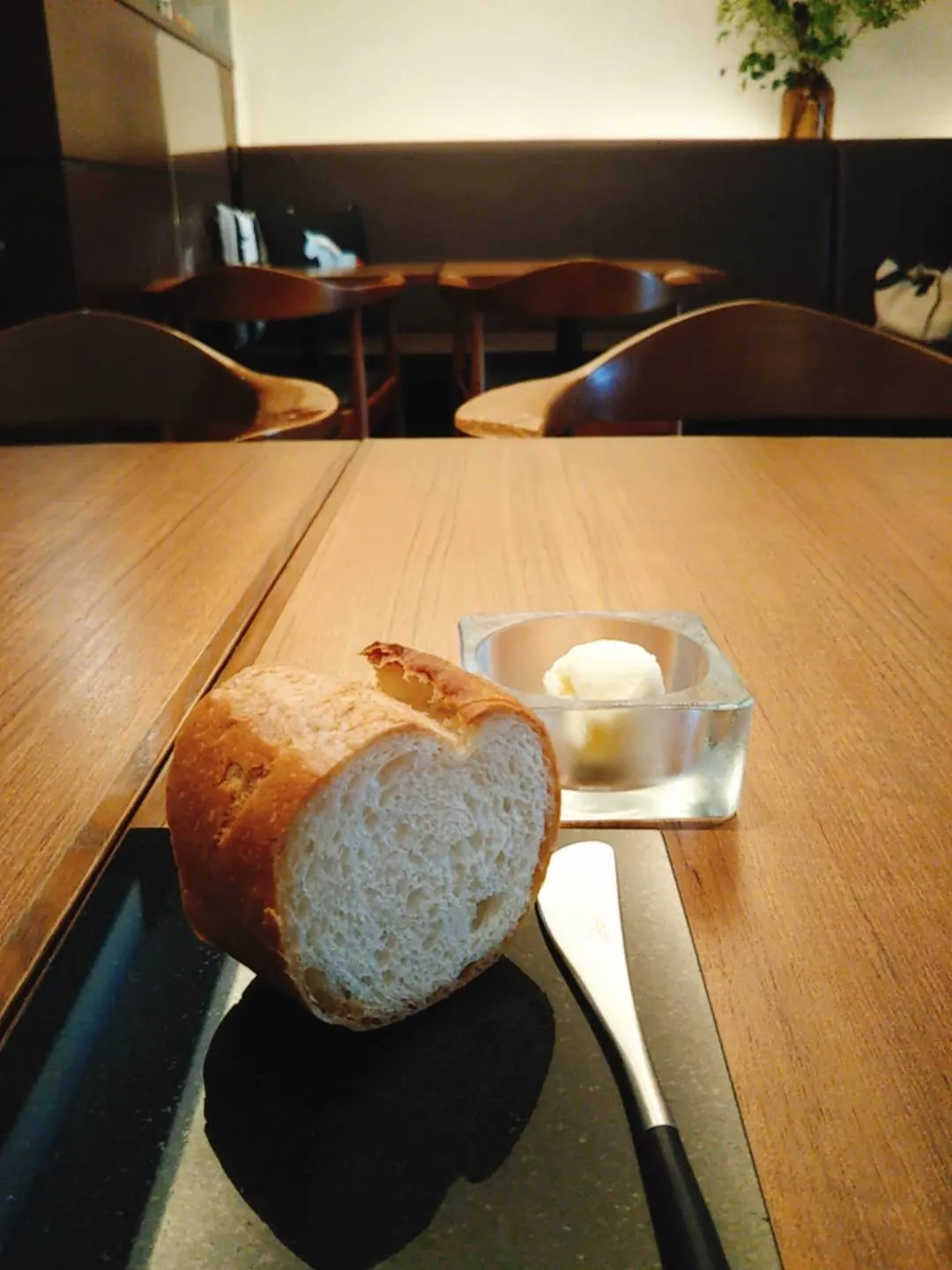 自家製バターとフランスパン