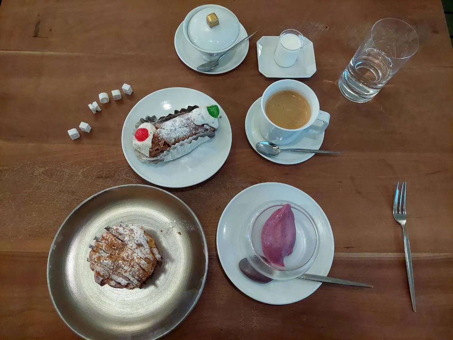 イタリア菓子とコーヒー
