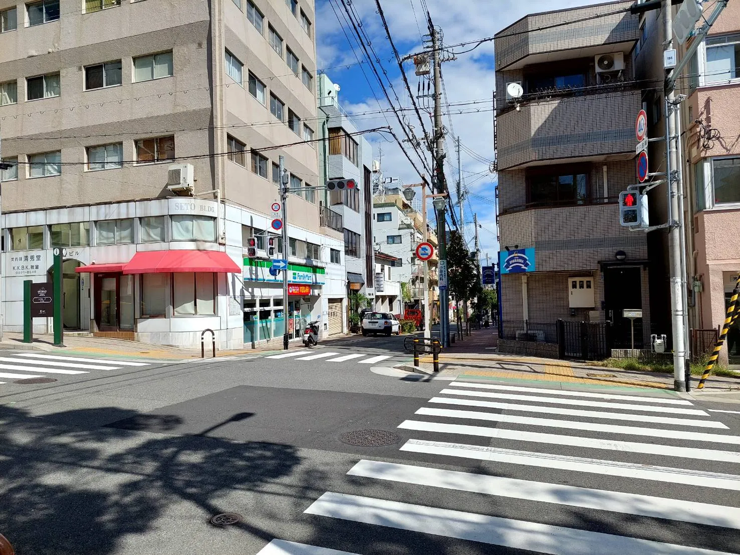 トアロードと山本通の交差点