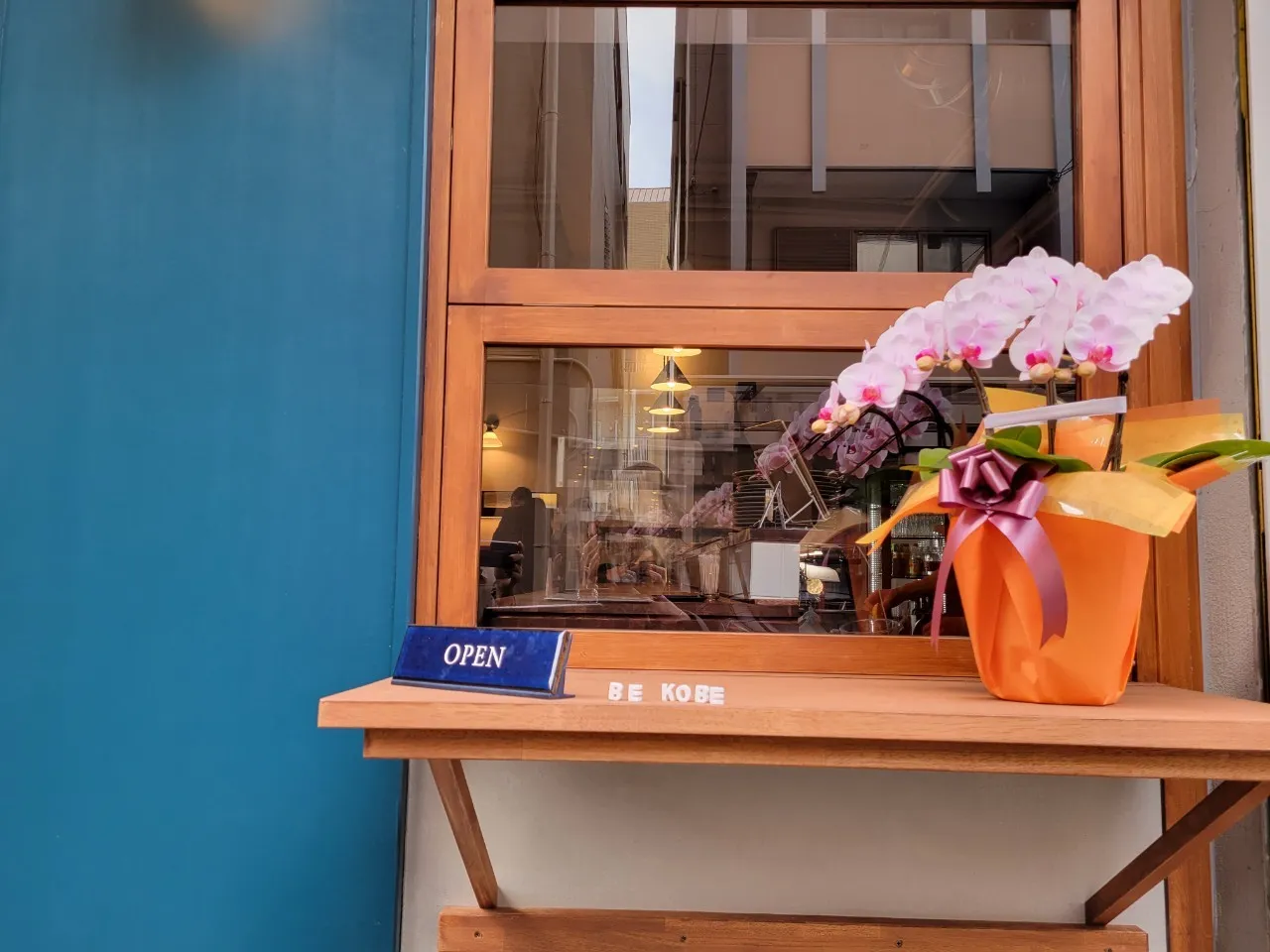 お店前のカウンター
