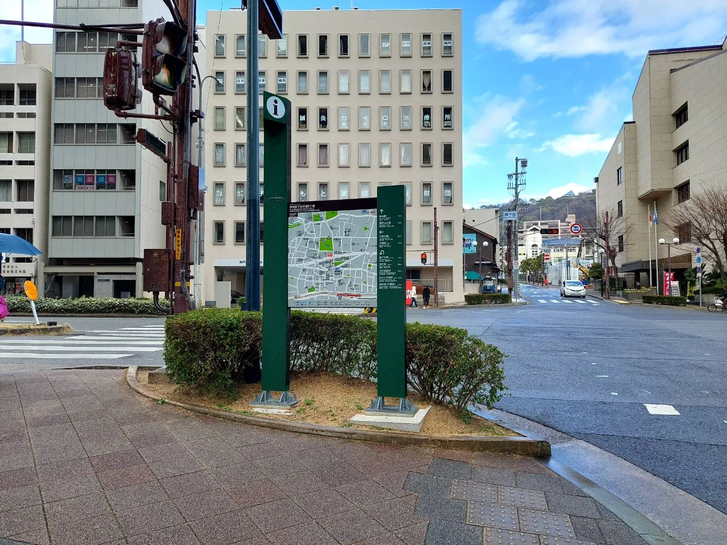 兵庫県庁北側付近