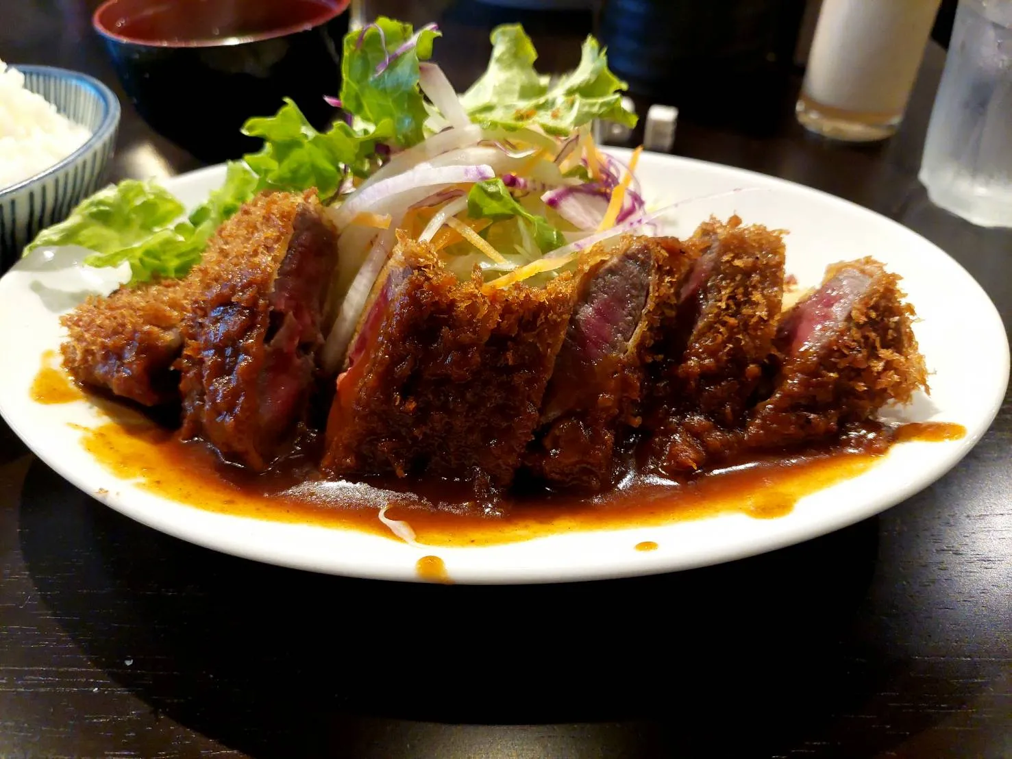 『洋食の朝日』連日行列必死の神戸洋食の名店