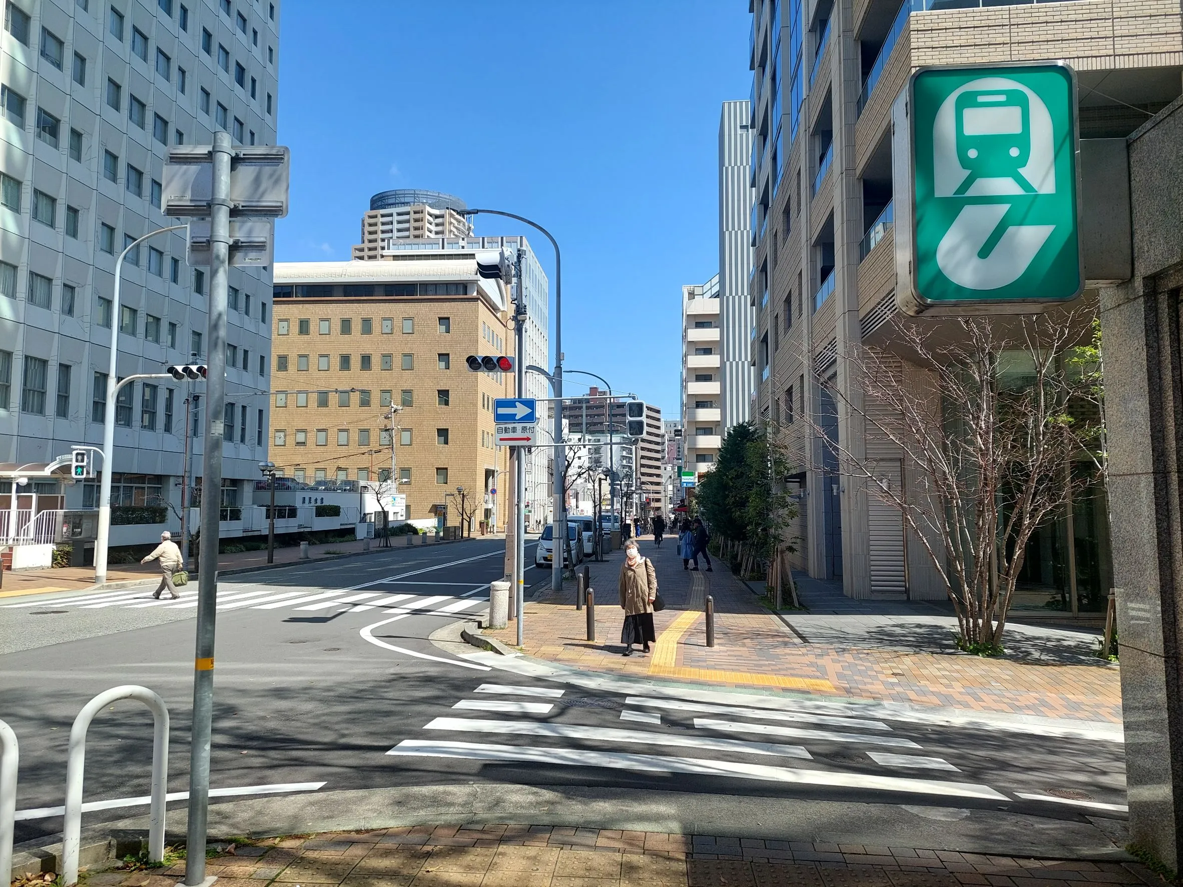 地下鉄山手線県庁前駅付近