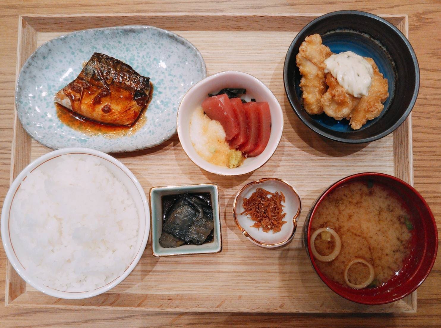 『魚のじげん』 新鮮なお魚と家庭料理が美味しい お洒落な居酒屋さん