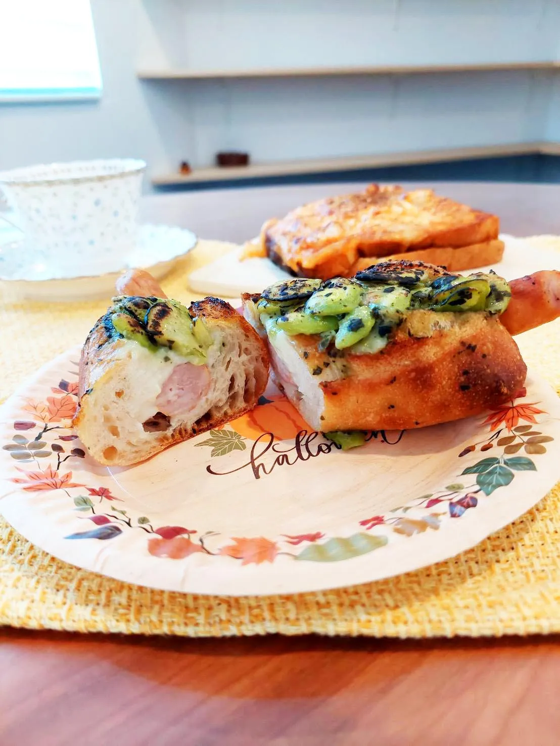 焼きそら豆のバジルグラタンドッグ