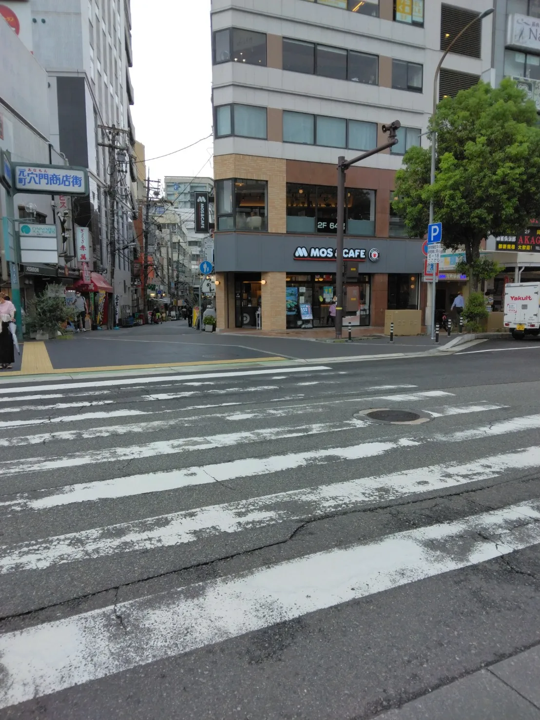 元町駅交番前横断歩道