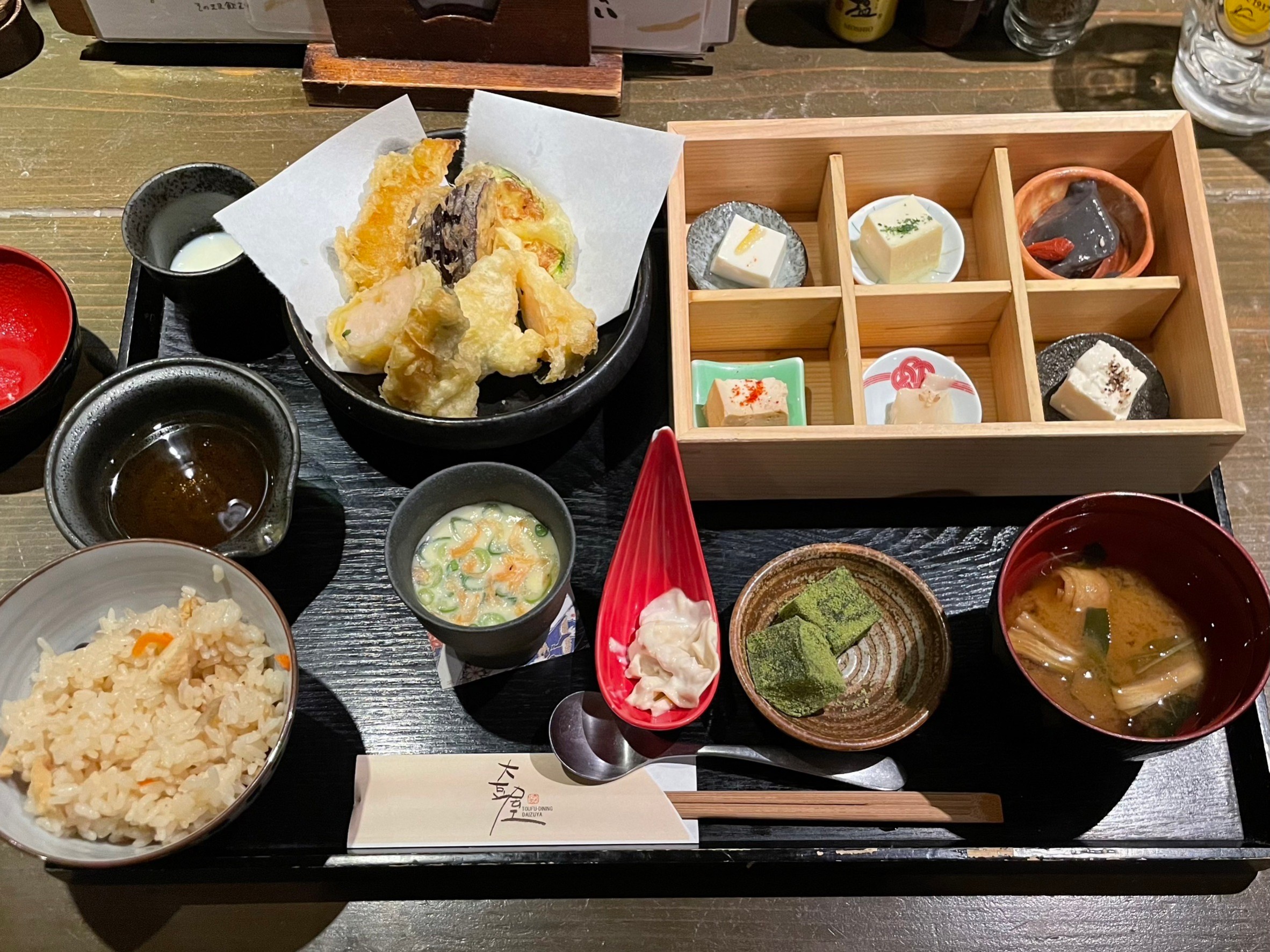 『大豆屋』でヘルシー豆腐料理