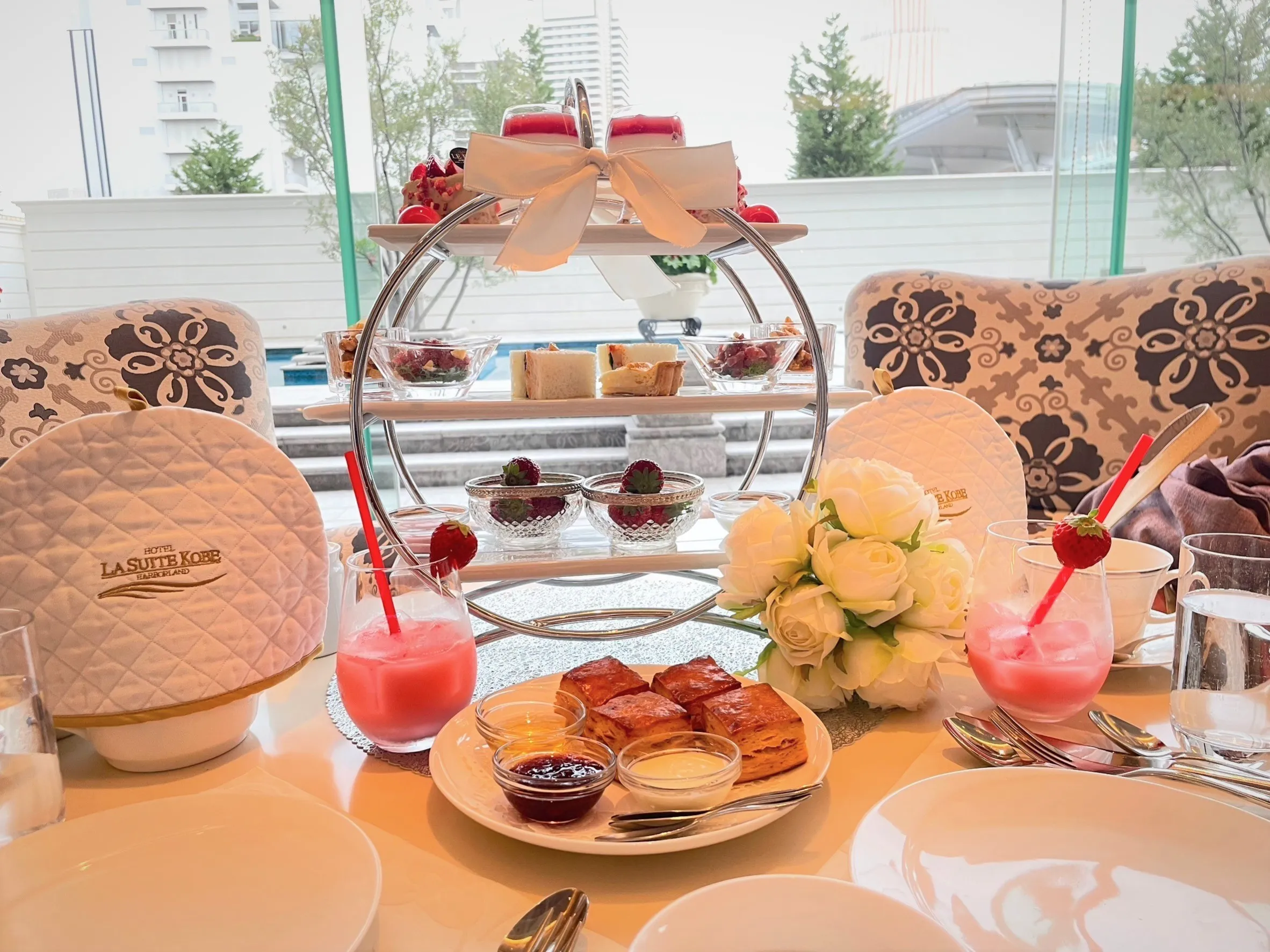 『ホテルラ・スイート神戸ハーバランド』でアフタヌーンティー🍓