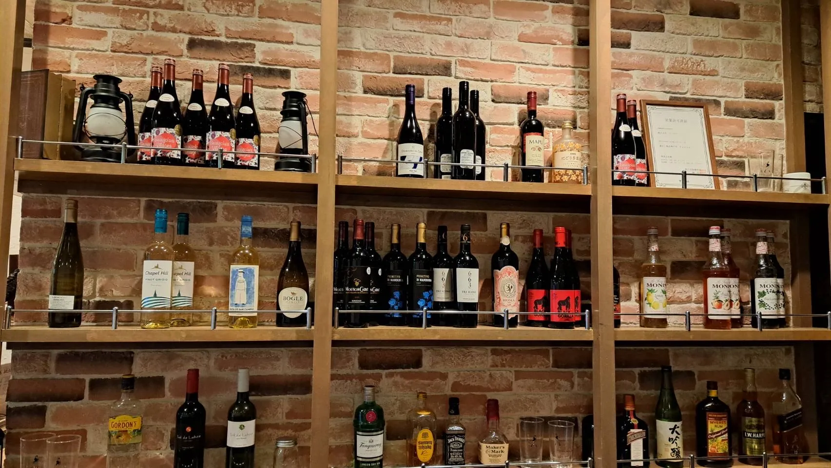 お酒の棚