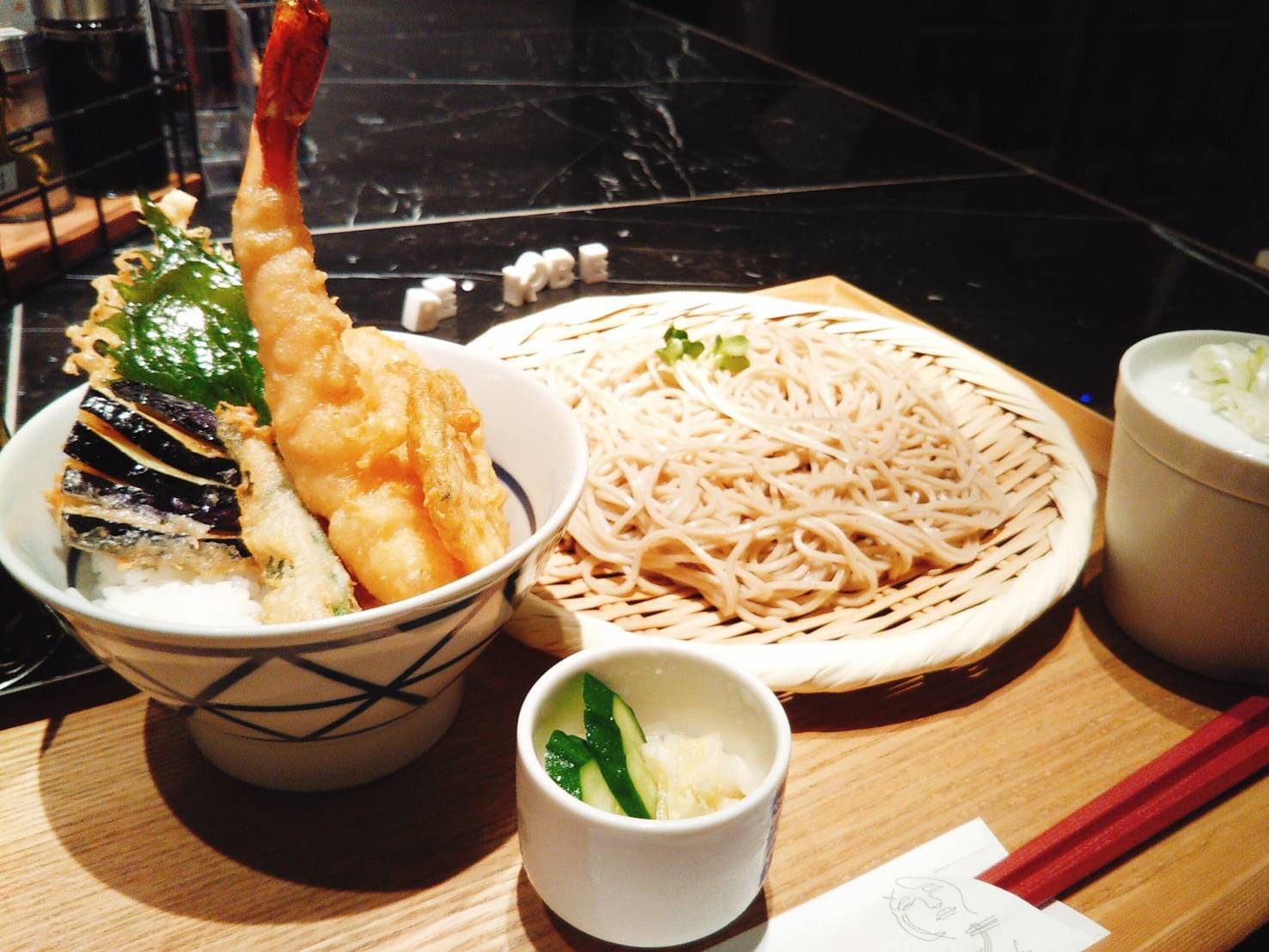 『スタンド JAPA SOBA HANAKO(ジャパ ソバ ハナコ) 』都会的な大人お洒落空間で 拘りの十割そばを。