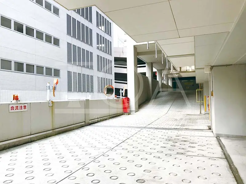 アパタワーズ神戸三宮 駐車場スロープ