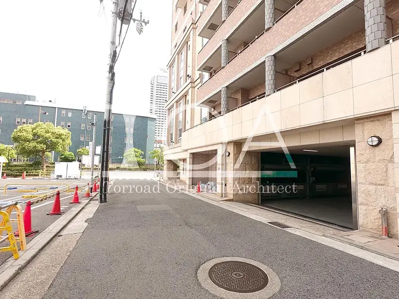 KAISEI神戸海岸通第2(カイセイ神戸海岸通第2) 駐車場前