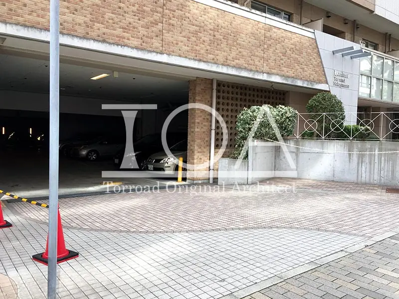 ハーティネス・トアロード中山手 駐車場前