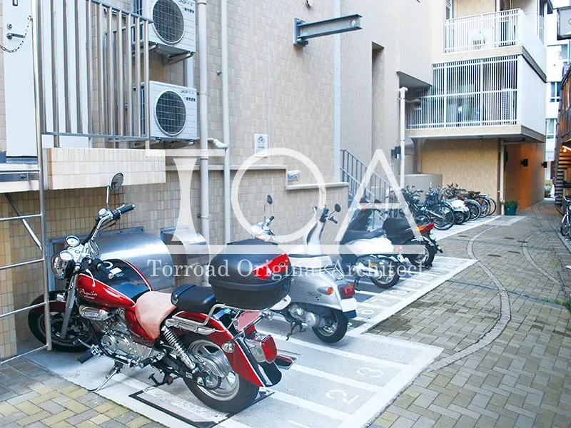 トア山手フラッツ バイク置場