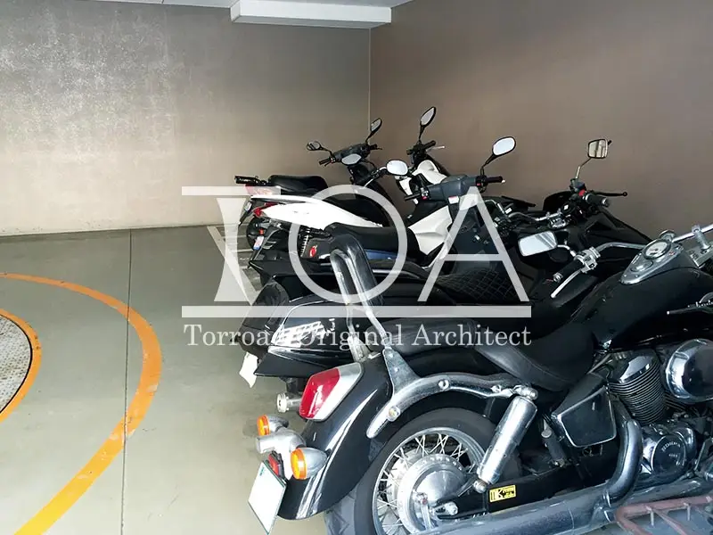 ライオンズマンション神戸栄町通 バイク置場