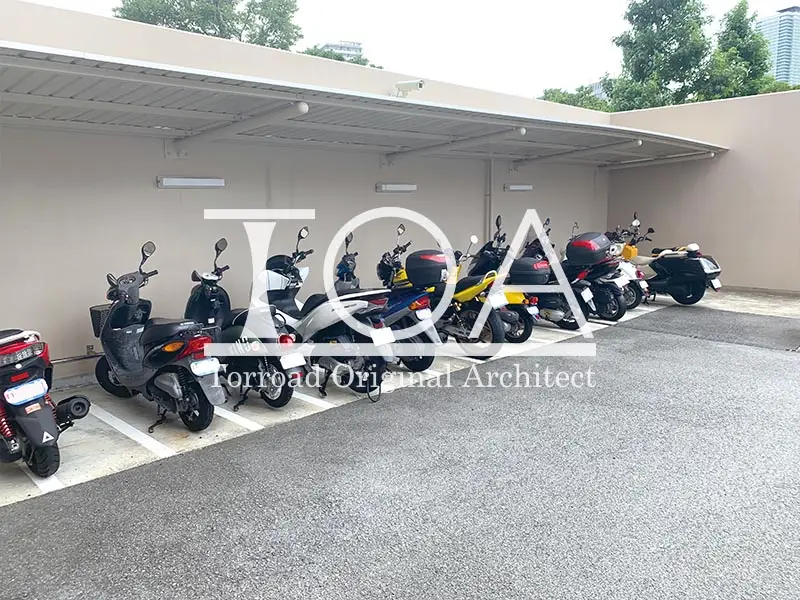 ローレルコート神戸海岸通 バイク置き場