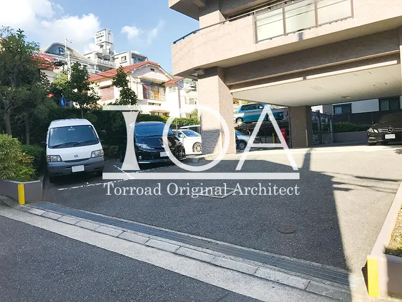 ステイツ神戸熊内町 駐車場前