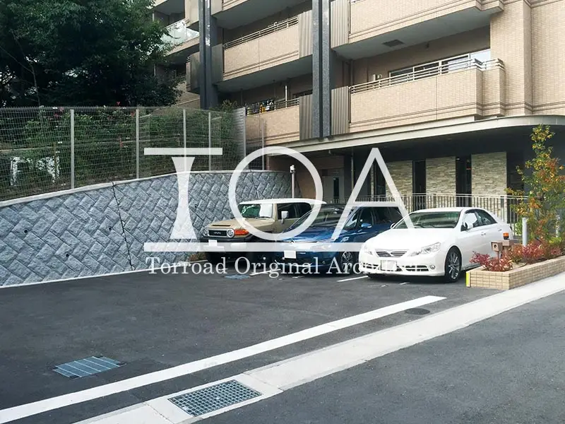 ジオ神戸山本通 平面駐車場
