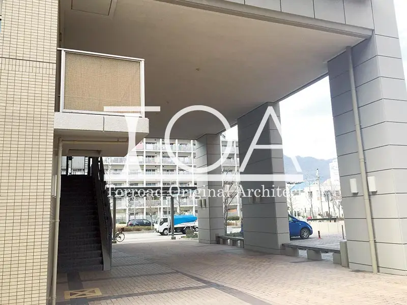 神戸海岸通ハーバーフラッツ１番館 エントランス前通路