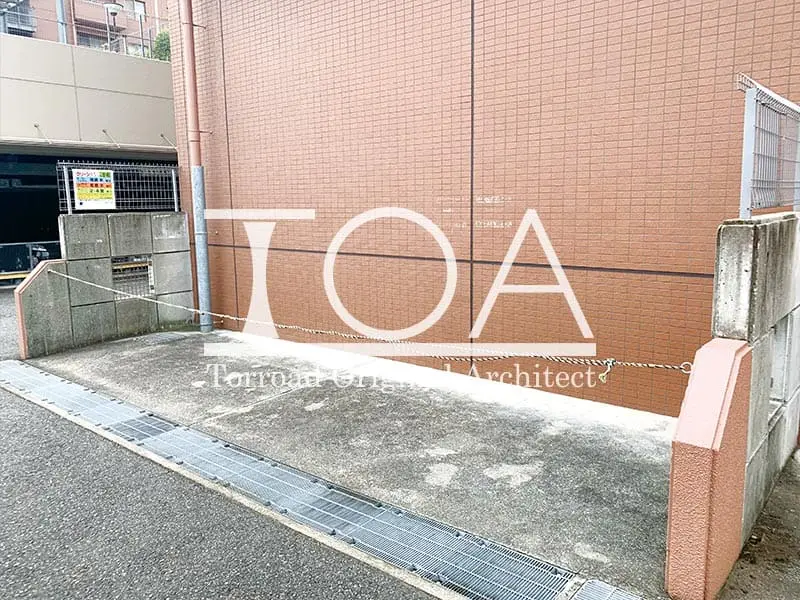 神戸海岸通ハーバーフラッツ2番館 ゴミ置場