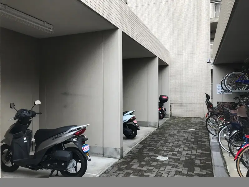 摩耶シーサイドプレイスイースト5番館 バイク置場