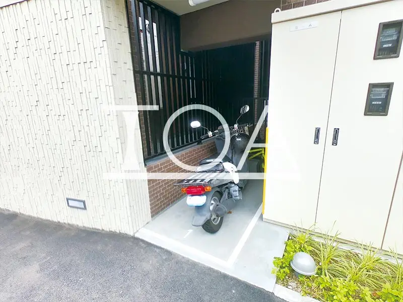 ワコーレ神戸山本通ベルヴェツィオ バイク置き場
