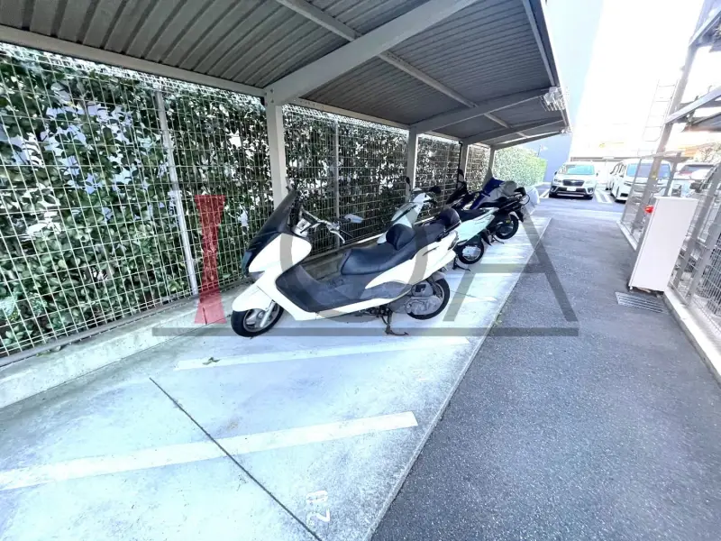 ジェイグラン・エル神戸兵庫 バイク置き場