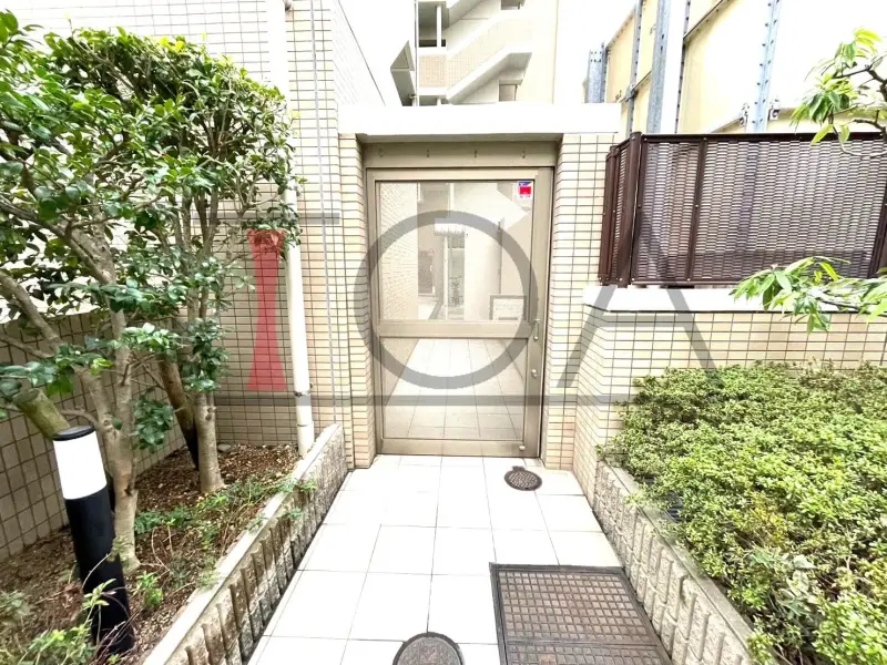 サーパス西明石駅前 駐輪場入口