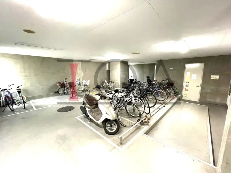 ネバーランド朝霧 バイク置き場2