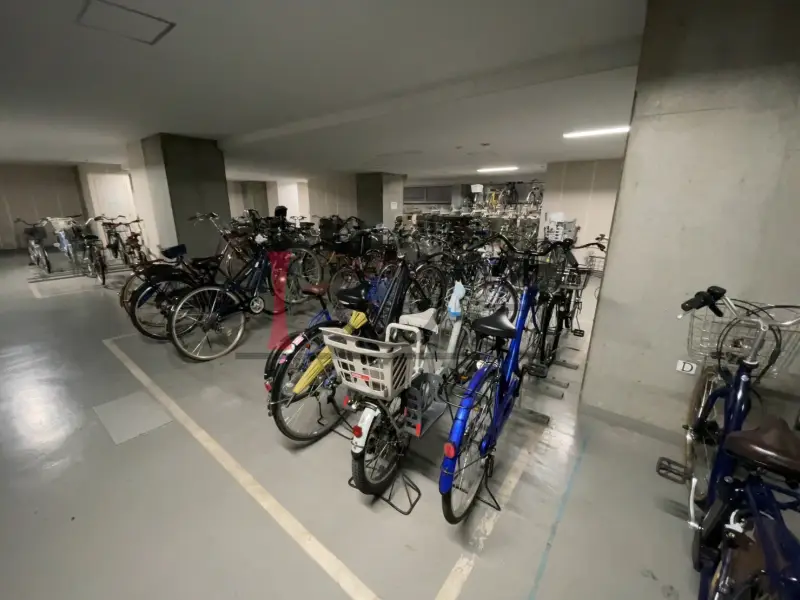 ローレルコート与力町エルグレース 駐輪場