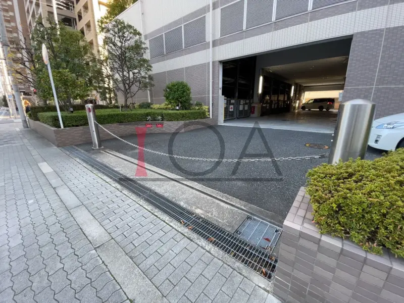 ローレルコート与力町エルグレース 駐車場