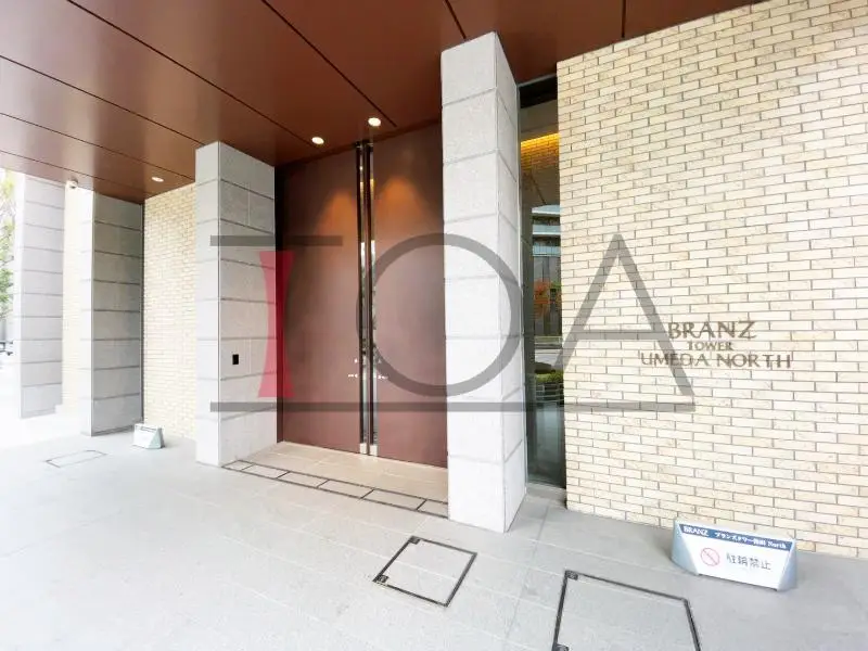 ブランズタワー梅田North エントランス前3