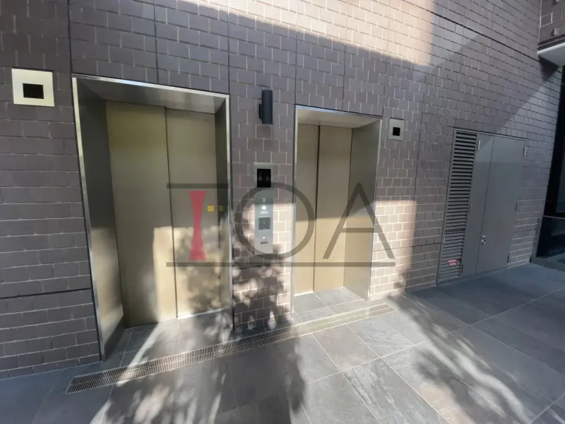 クレヴィアタワー大阪本町 外エレベーター