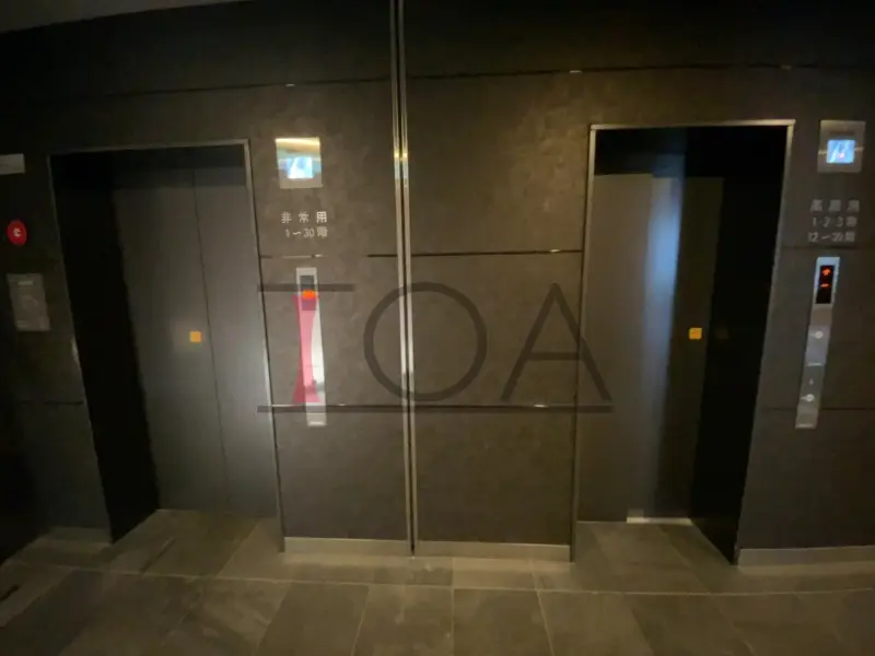 クレヴィアタワー大阪本町 エレベーター前