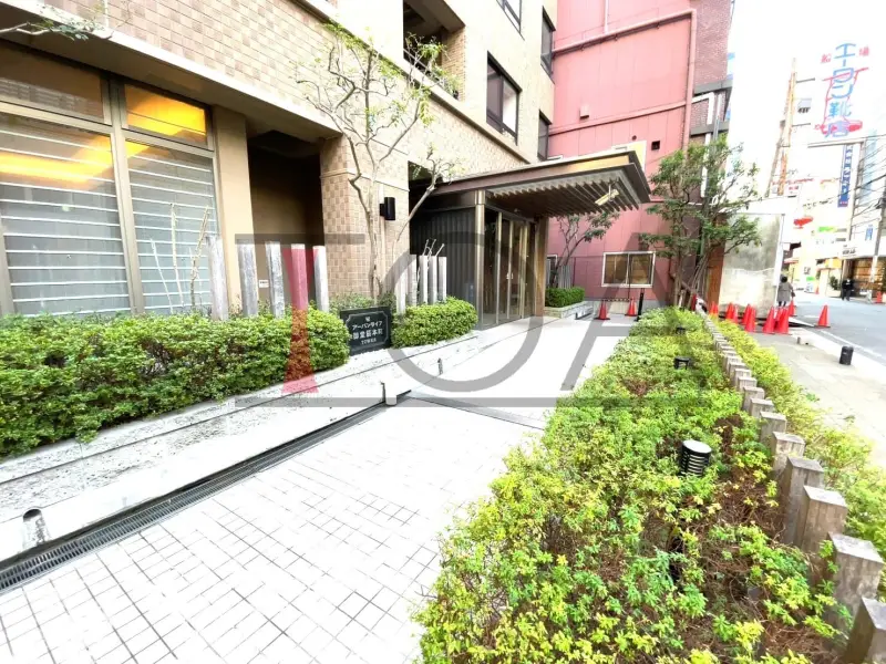 アーバンライフ御堂筋本町タワー エントランスアプローチ