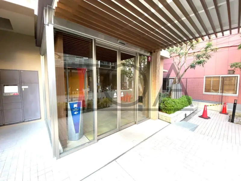 アーバンライフ御堂筋本町タワー エントランス前