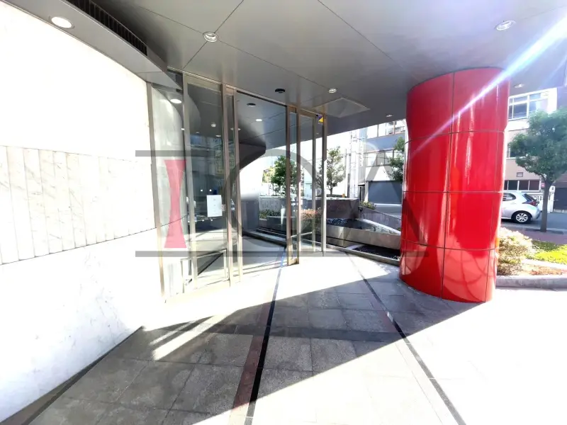 ロジュマンタワーOSAKA エントランスアプローチ