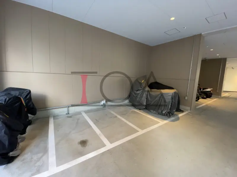 グランドメゾン上町台レジデンスタワー バイク置き場