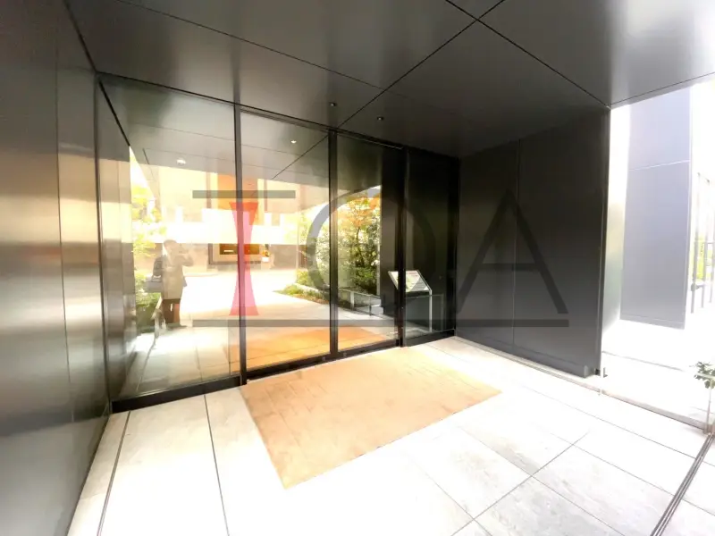 グランドメゾン新梅田タワー THE CLUB RESIDENCE エントランス前