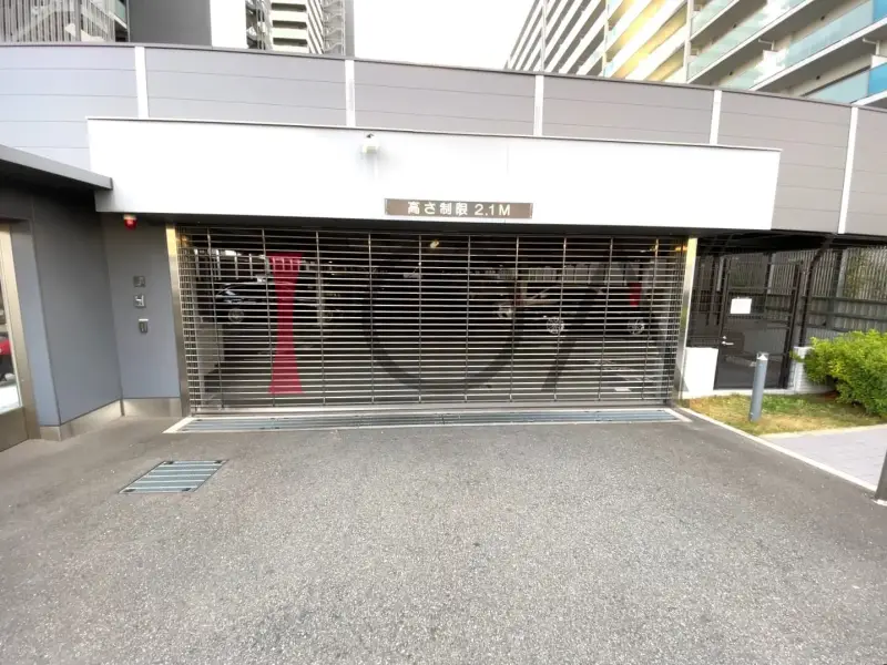 ジオ天六ツインタワーズ 駐車場入り口