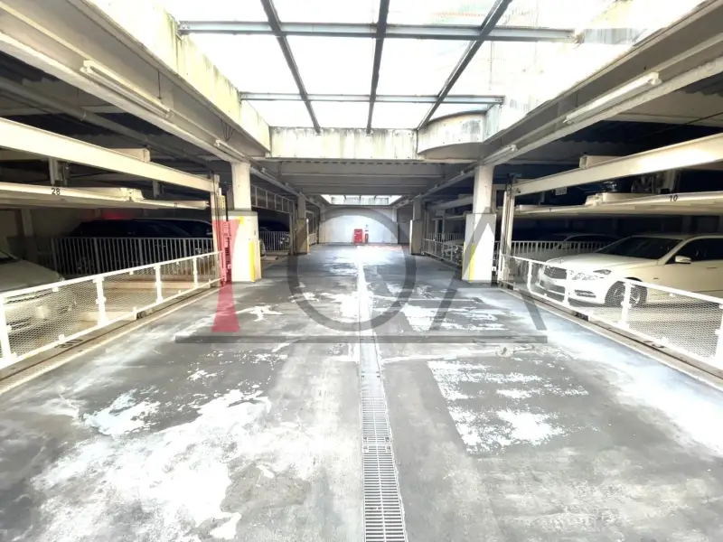 ウェルブ六甲道6番街1番館 駐車場