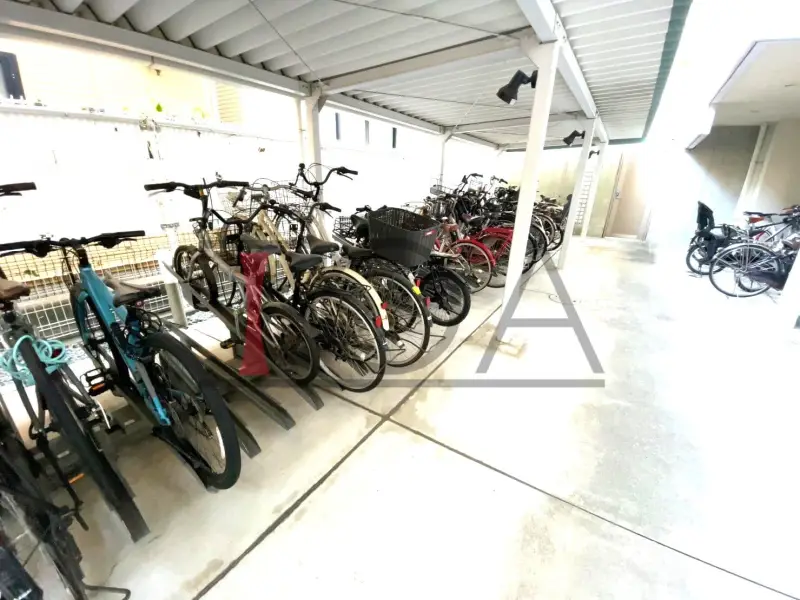 ワコーレ六甲道オービット1 駐輪場